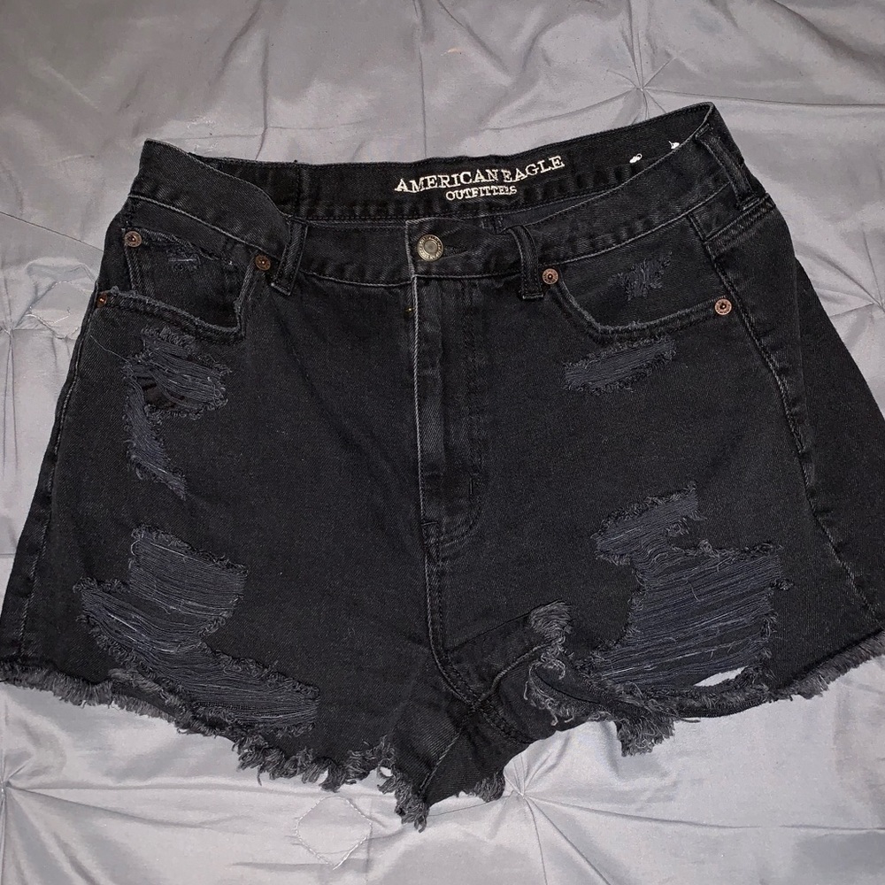 American Eagle women’s mom short